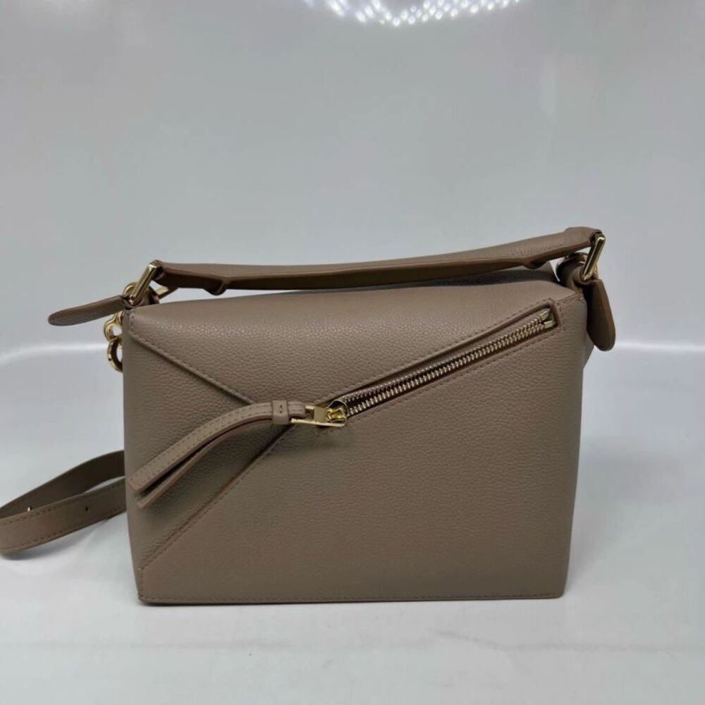Loewe Women Pre-Loved Bag Brand New Condition - Picture 5 of 9